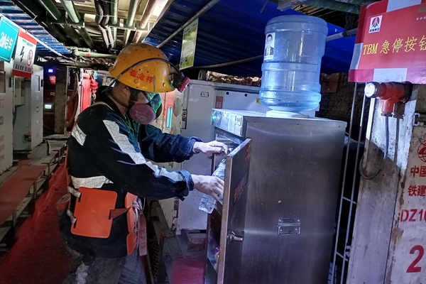 1689307006179361.jpg 1_¸±±¾.jpg