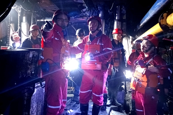 1699598008127840.jpg 井下配图1_副本.jpg