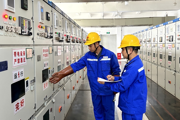 1766473201144646.jpg 3.手指口述执行倒闸操作_副本.jpg