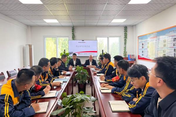 1778287667107719.jpg 落实文件精神 压实管理责任(1).jpg